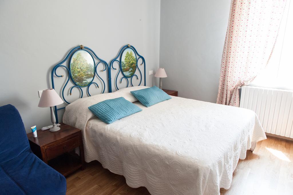 Vila Agriturismo La Solagna Montebello di Bertona Pokoj fotografie